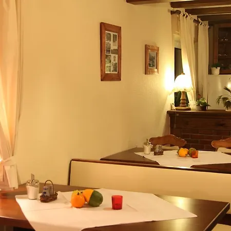 Gasthof-pension Hunaustuben