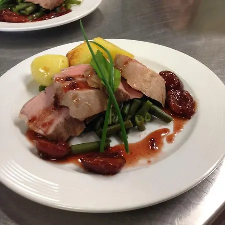 Gasthof-pension Hunaustuben 3*