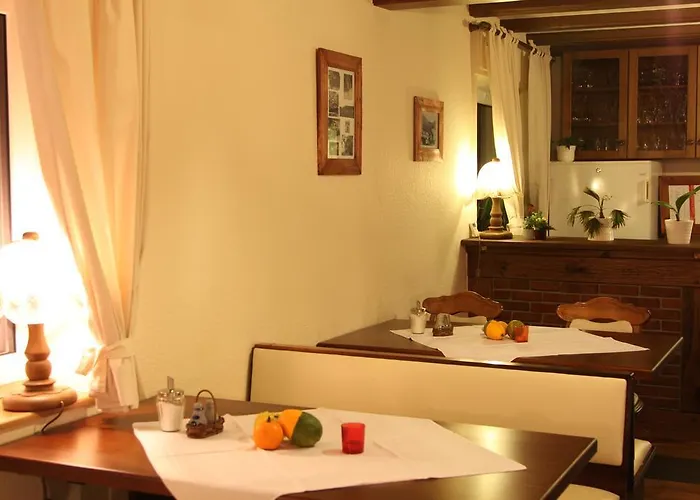 Gasthof-pension Hunaustuben